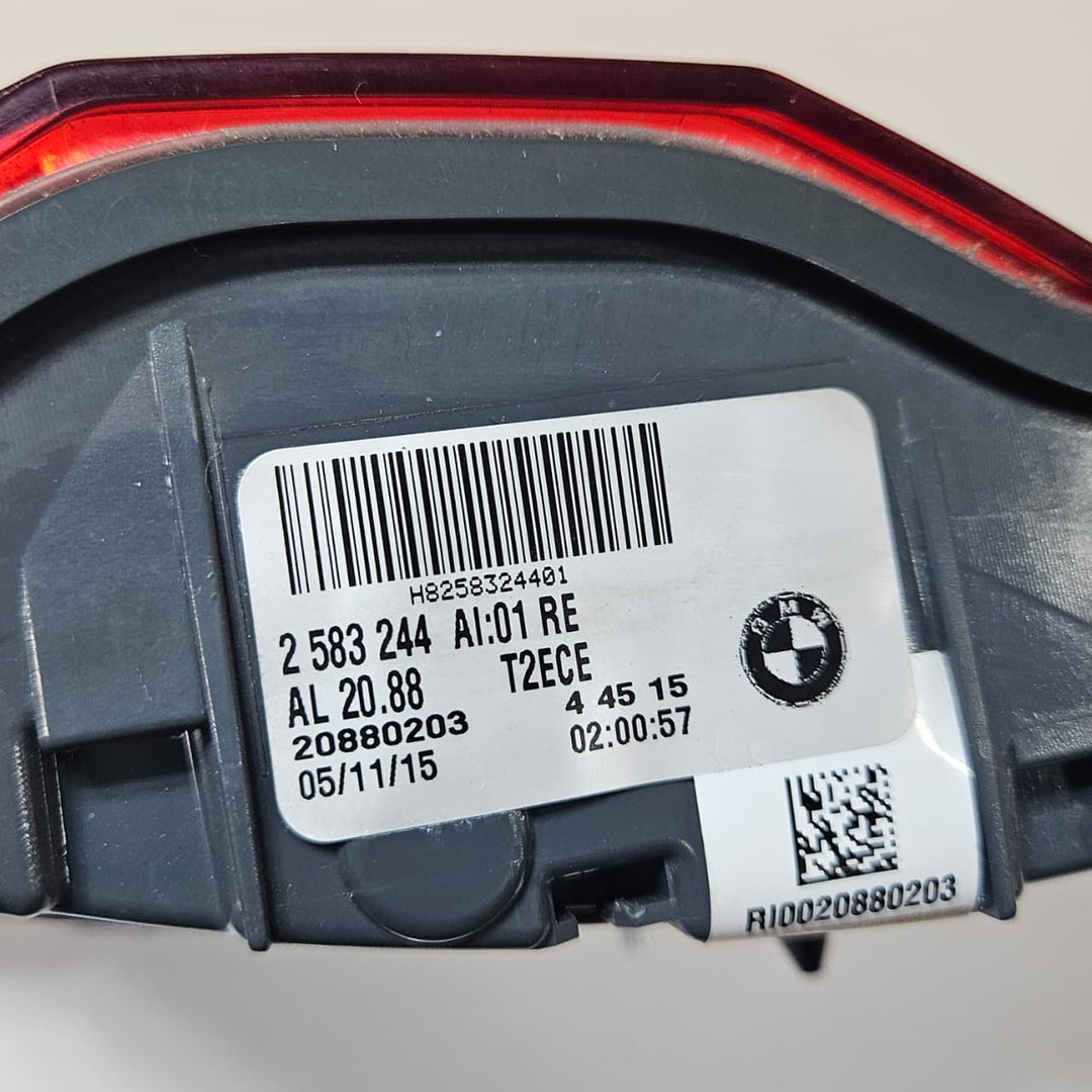 OEM BMW 7 Series G11 G12 Tailgate Light Right Side 2583244