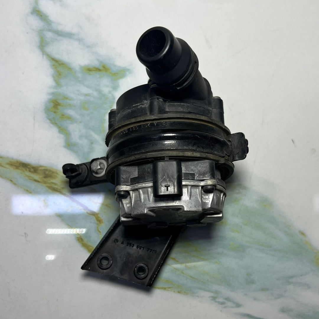 Mercedes-Benz C300 W205 W222 GLC Engine Auxiliary Water Pump Bosch A000 5002686