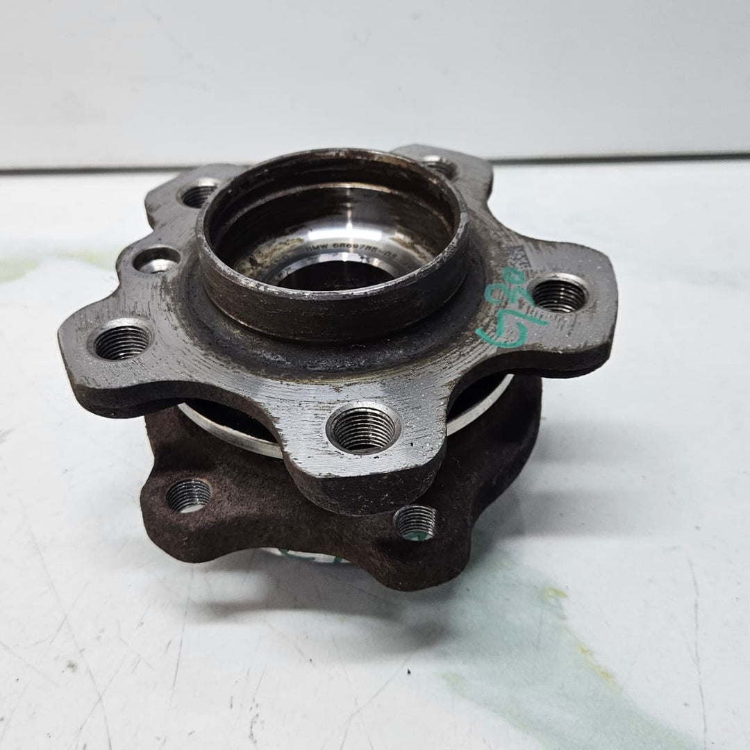 2017-2024 BMW X3 X4 G20 G21 G30 G31 Rear Wheel Bearing Hub 6869788