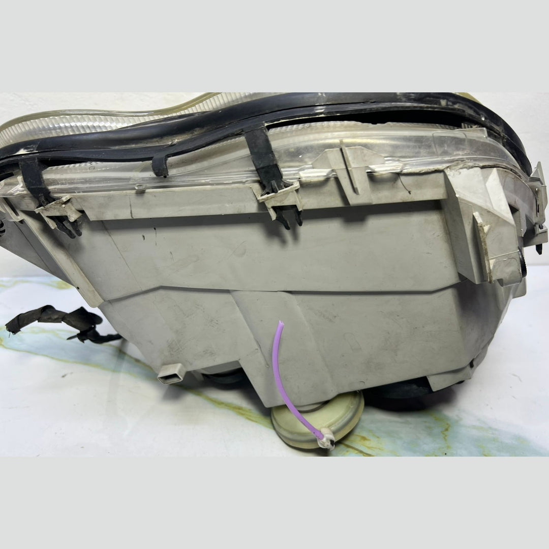 2001-02 Mercedes W203 C-Class Front Left Side Head light Headlamp A203 8200761