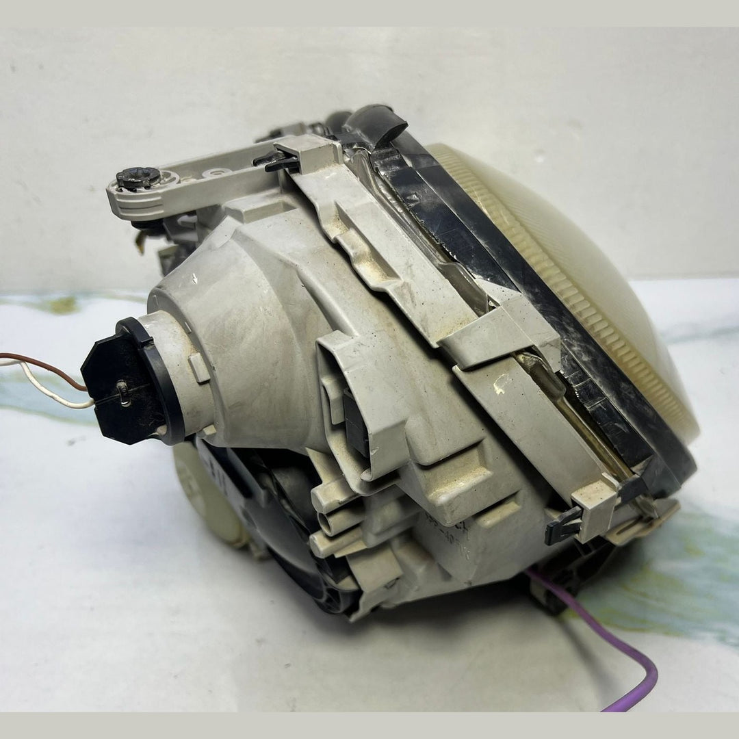 2001-02 Mercedes W203 C-Class Front Right Side Head light Headlamp A203 8200861