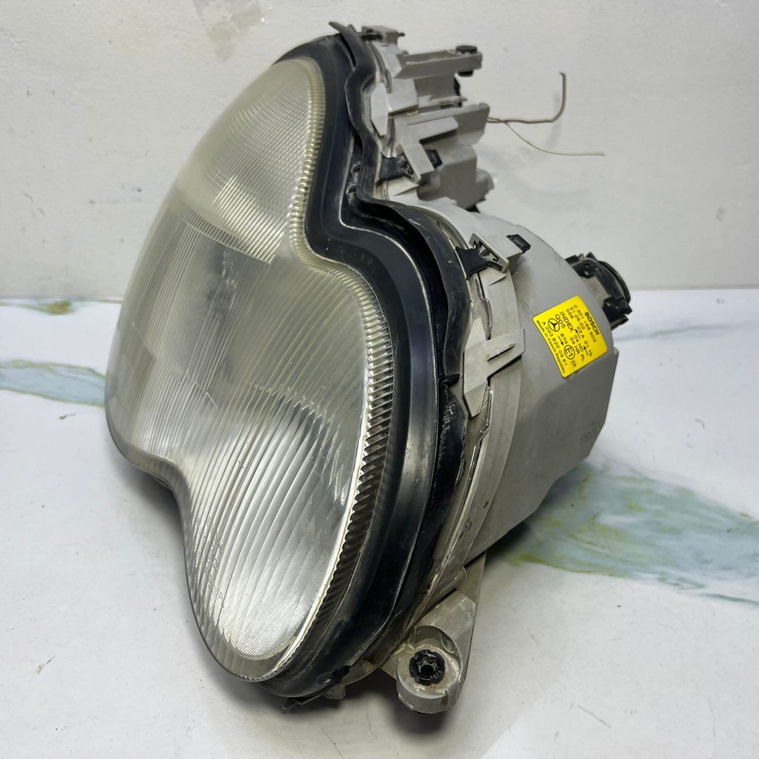 2001-02 Mercedes W203 C-Class Front Right Side Head light Headlamp A203 8200861