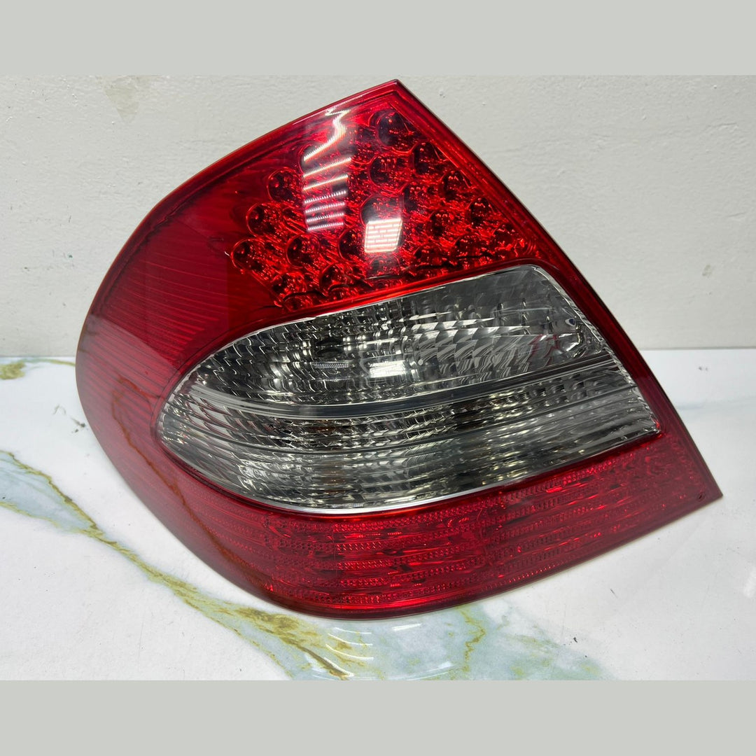 Mercedes W211 E-Class Rear Left Side LED Tail Light Brake Stop Lamp A211 8202564