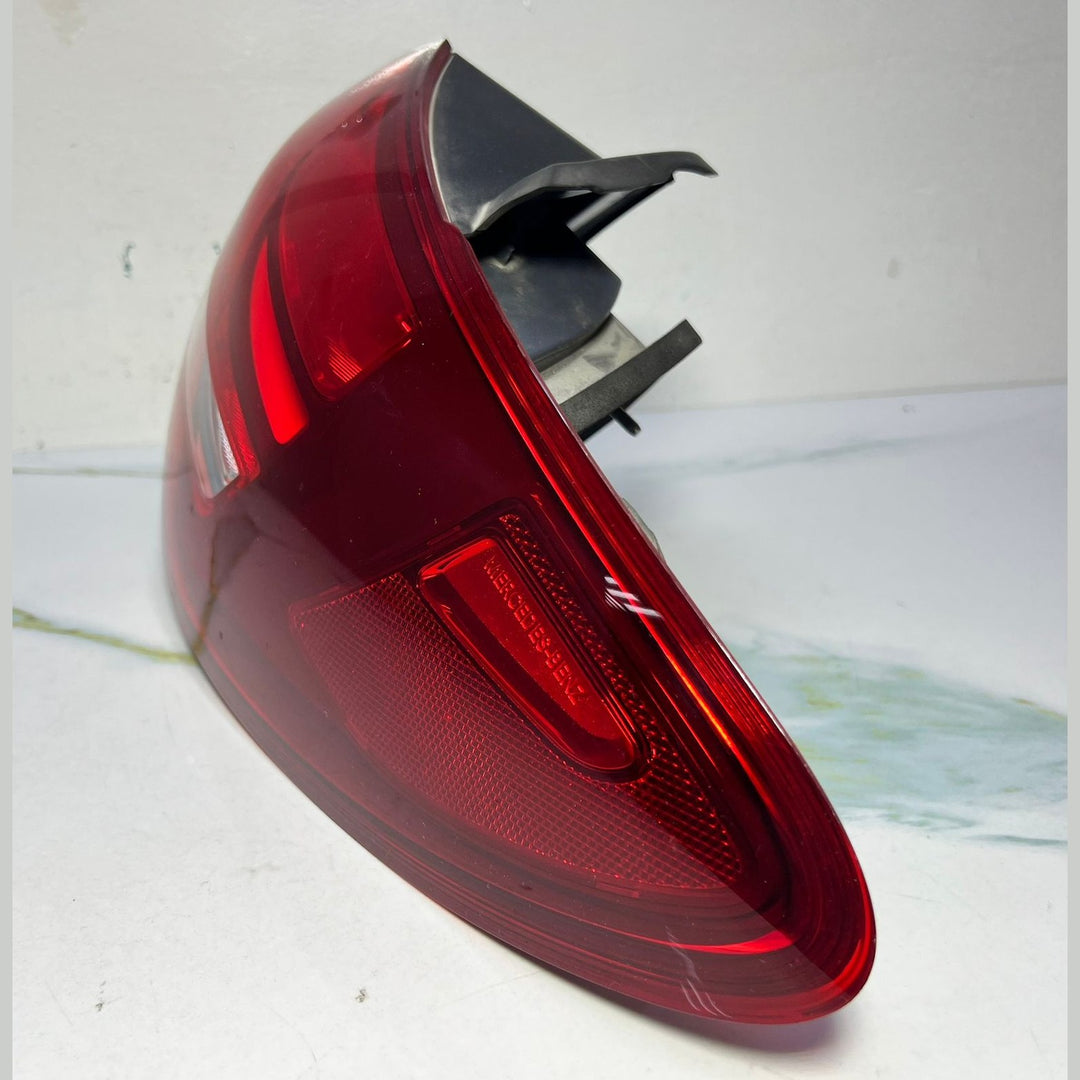 Mercedes W246 B-Class B200 Rear Right Side LED Tail Light Brake Stop Lamp OEM