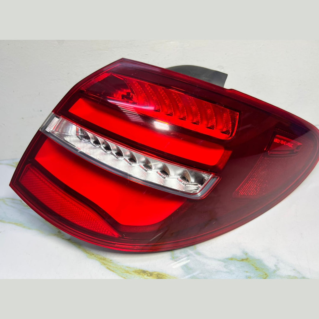 Mercedes W246 B-Class B200 Rear Right Side LED Tail Light Brake Stop Lamp OEM