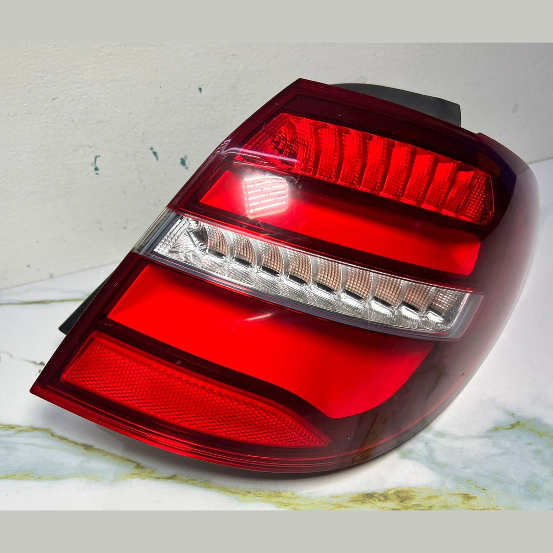 Mercedes W246 B-Class B200 Rear Right Side LED Tail Light Brake Stop Lamp OEM