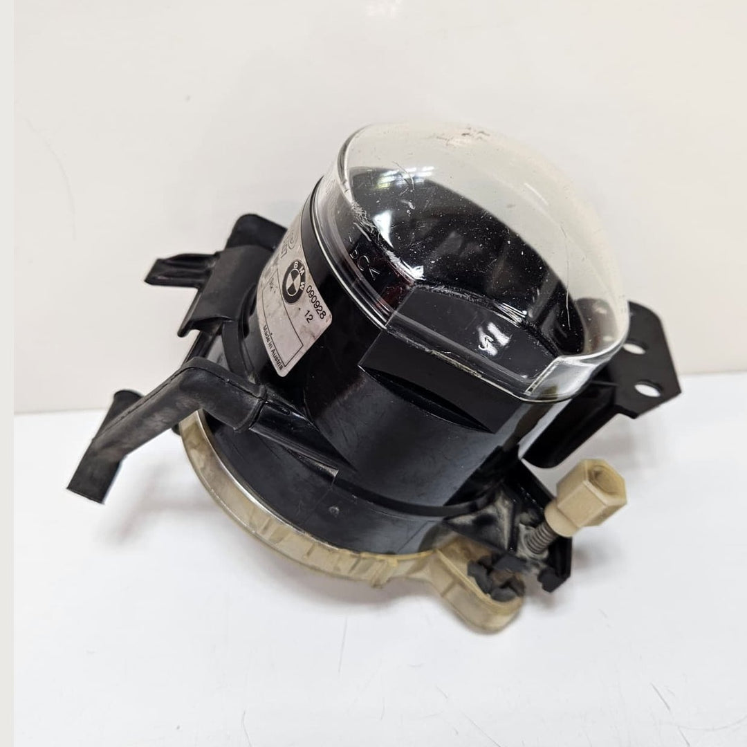 2004-2007 BMW E46 E60 E61 E90 E91 525i Fog Light Left Side 6910791 USED