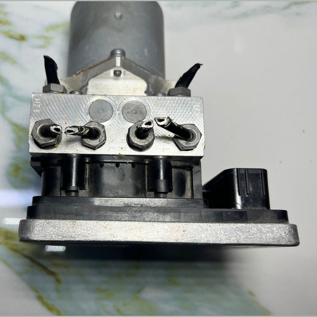 14-20 Mercedes W205 C-Class ABS Anti Lock Brake Pump Module A205 9003149 OEM