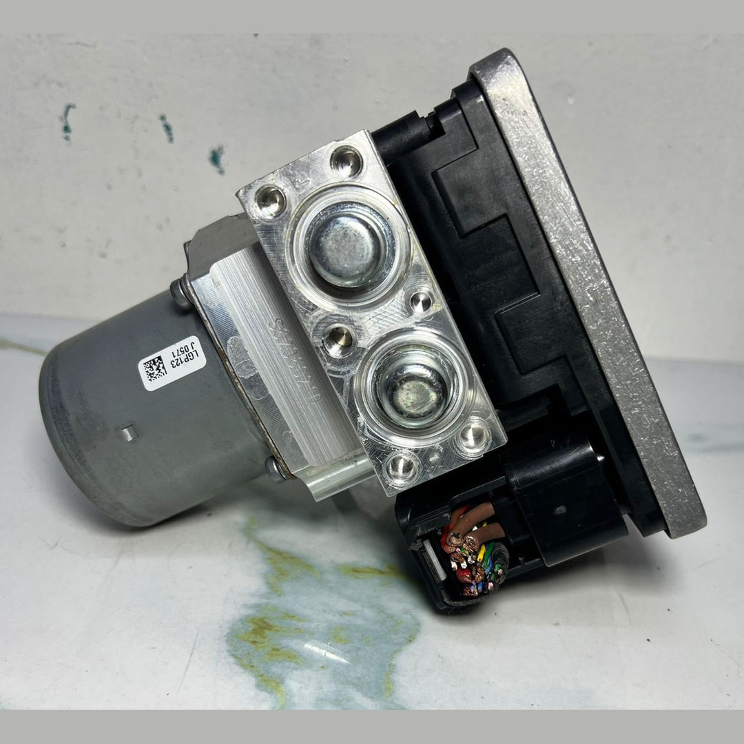 17-22 Mercedes W167 GLE350 GLS ABS Anti Lock Brake Pump Module A167 9001720 OEM