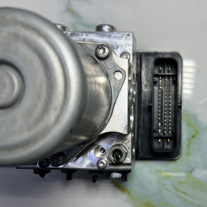 15-20 Mercedes W213 E-Class ABS Anti Lock Brake Pump Module A213 4311401 OEM