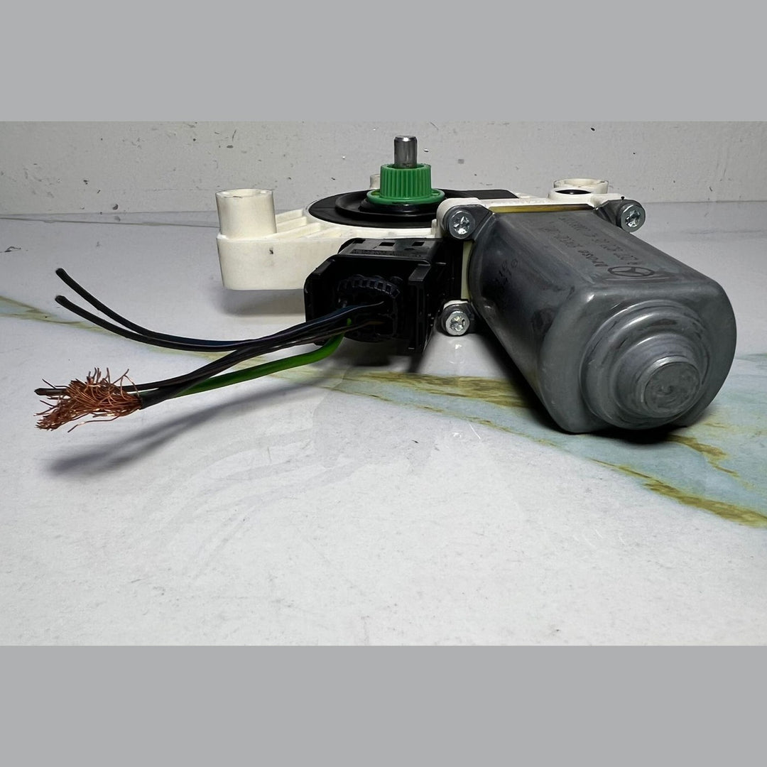 10-14 Mercedes-Benz W207 E-Class Window Motor Front Left Side A207 8200542 OEM