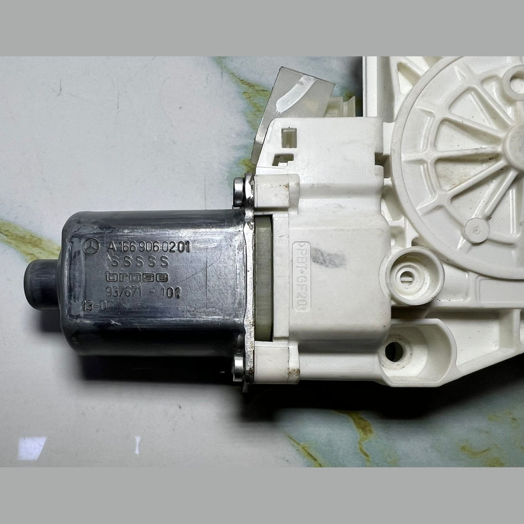 13-16 Mercedes-Benz W166 ML GL Window Motor Front Right Side A166 9060201 OEM