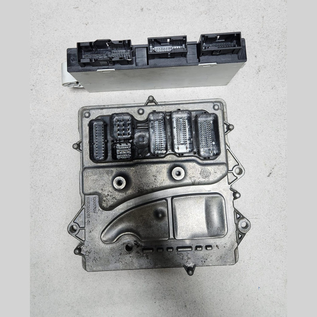 BMW F01 F02 750i N63 Engine Computer Control Module 8617383