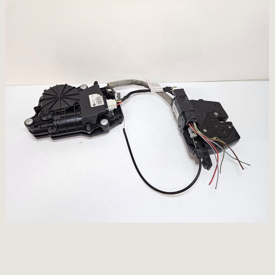 2010-2015 BMW 5 Series F07 GT 528i Trunk Lid Lock Actuator 7330648 USED