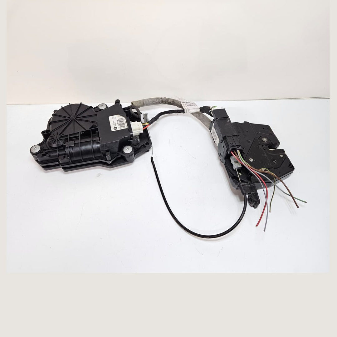 2010-2015 BMW 5 Series F07 GT 528i Trunk Lid Lock Actuator 7330648 USED