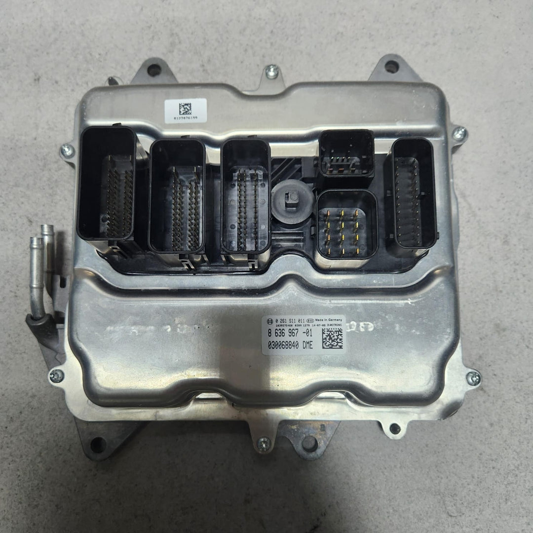 2014-2016 BMW 550i Engine Control Module 8636967 550i and X5 N63N