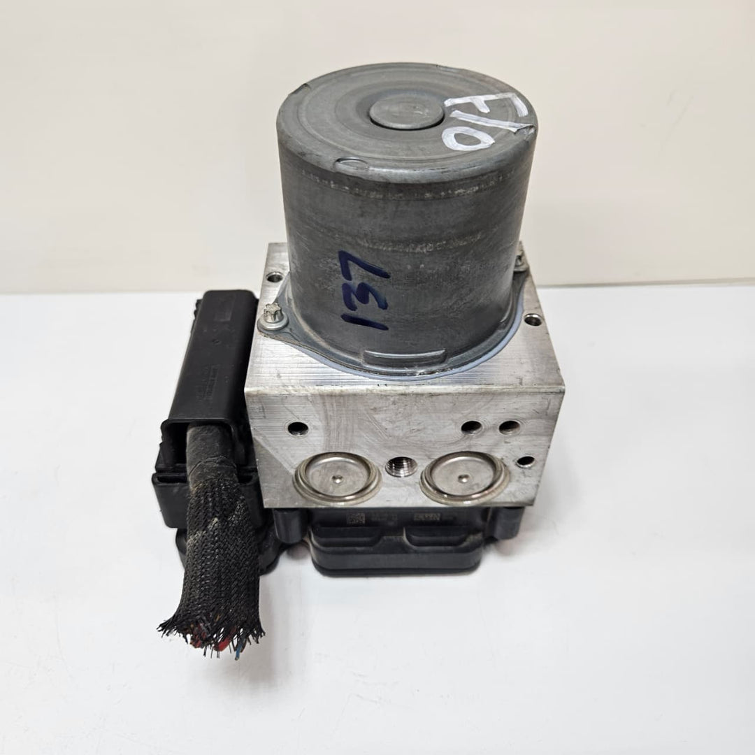 OEM BMW 5 6 7 Series, F10 F06 F01 ABS Pump Module 6865860 USED