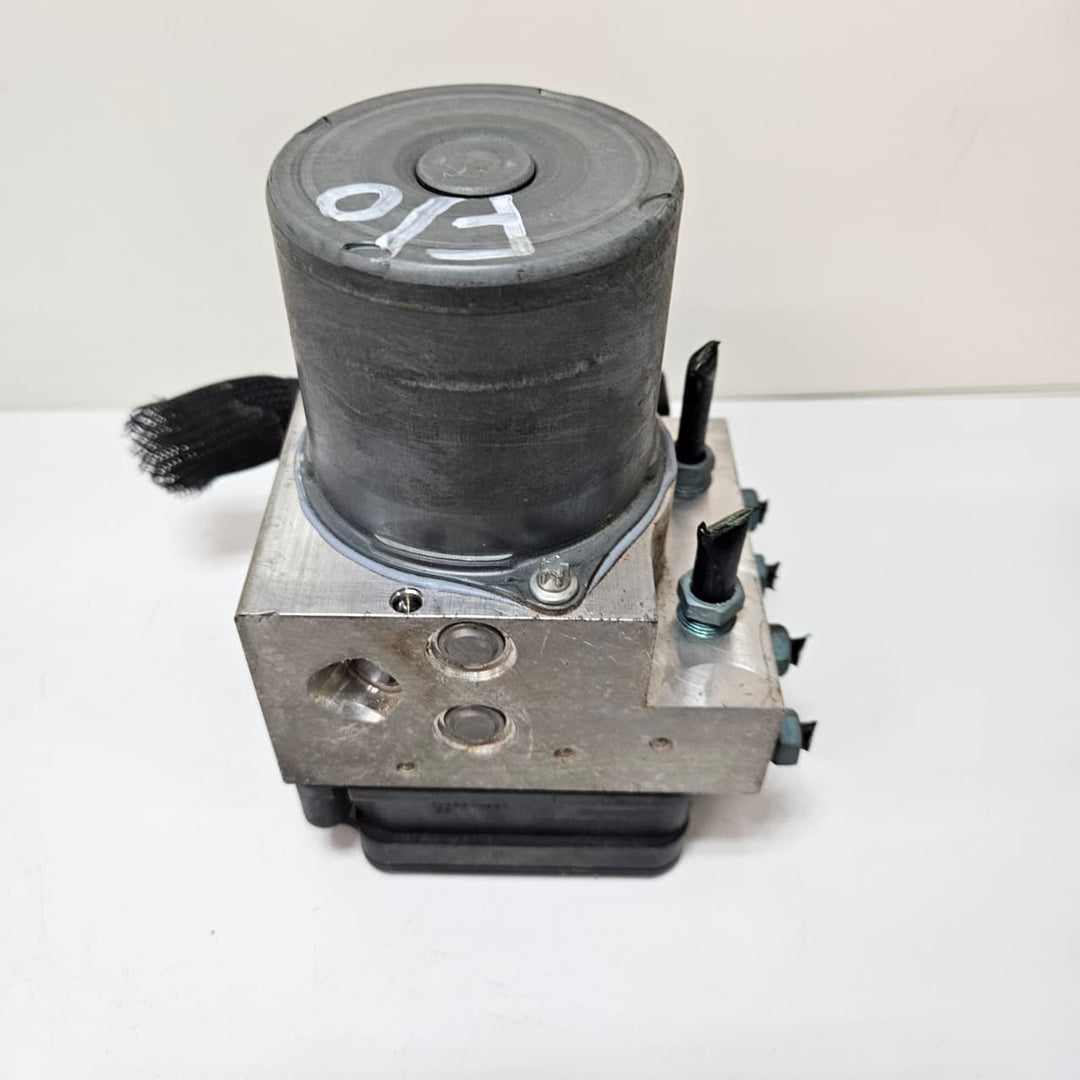 OEM BMW 5 6 7 Series, F10 F06 F01 ABS Pump Module 6865860 USED