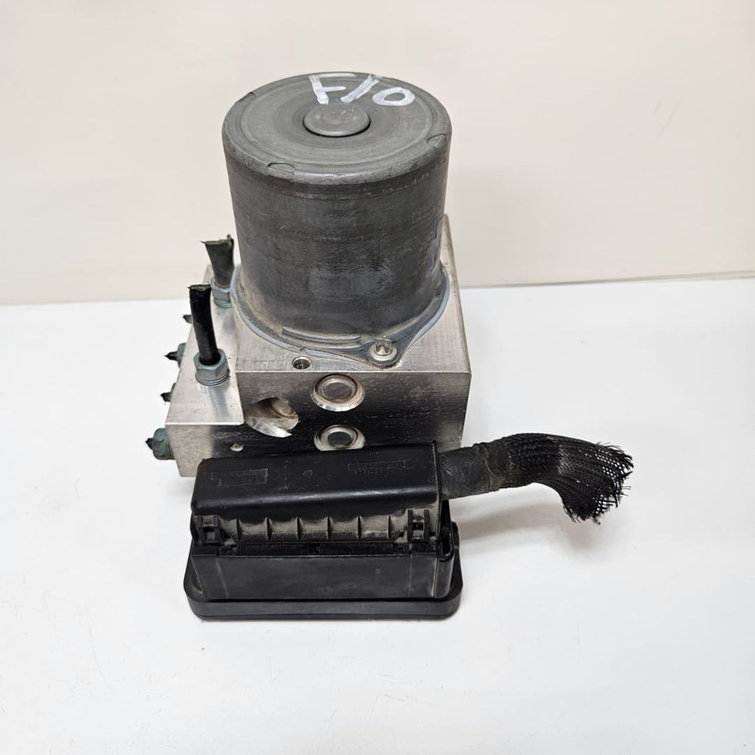 OEM BMW 5 6 7 Series, F10 F06 F01 ABS Pump Module 6865860 USED