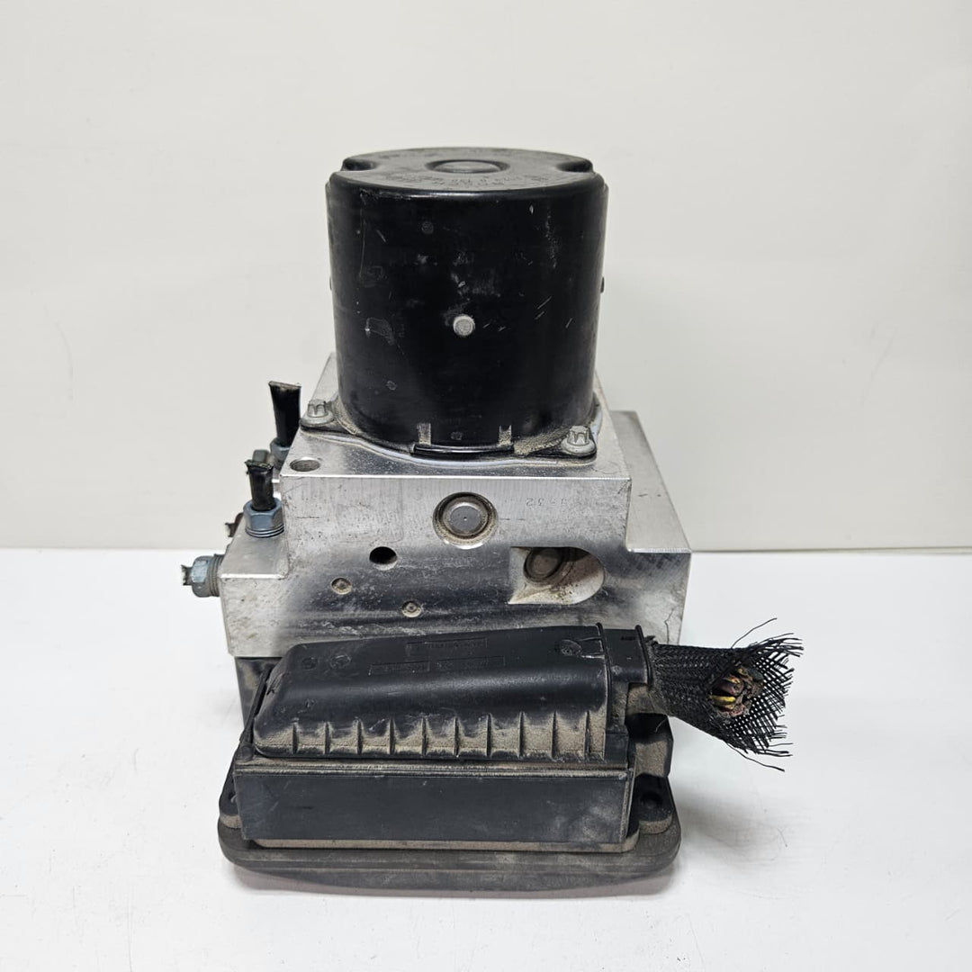 2010-2015 BMW 5 7 Series F01 F02 F07 Gran Turismo 740i ABS Pump 6795069 USED