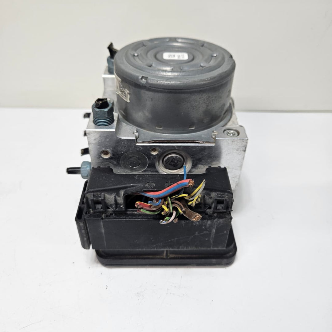 OEM BMW 3 4 Series F30 F32 ABS Pump 6866210 USED