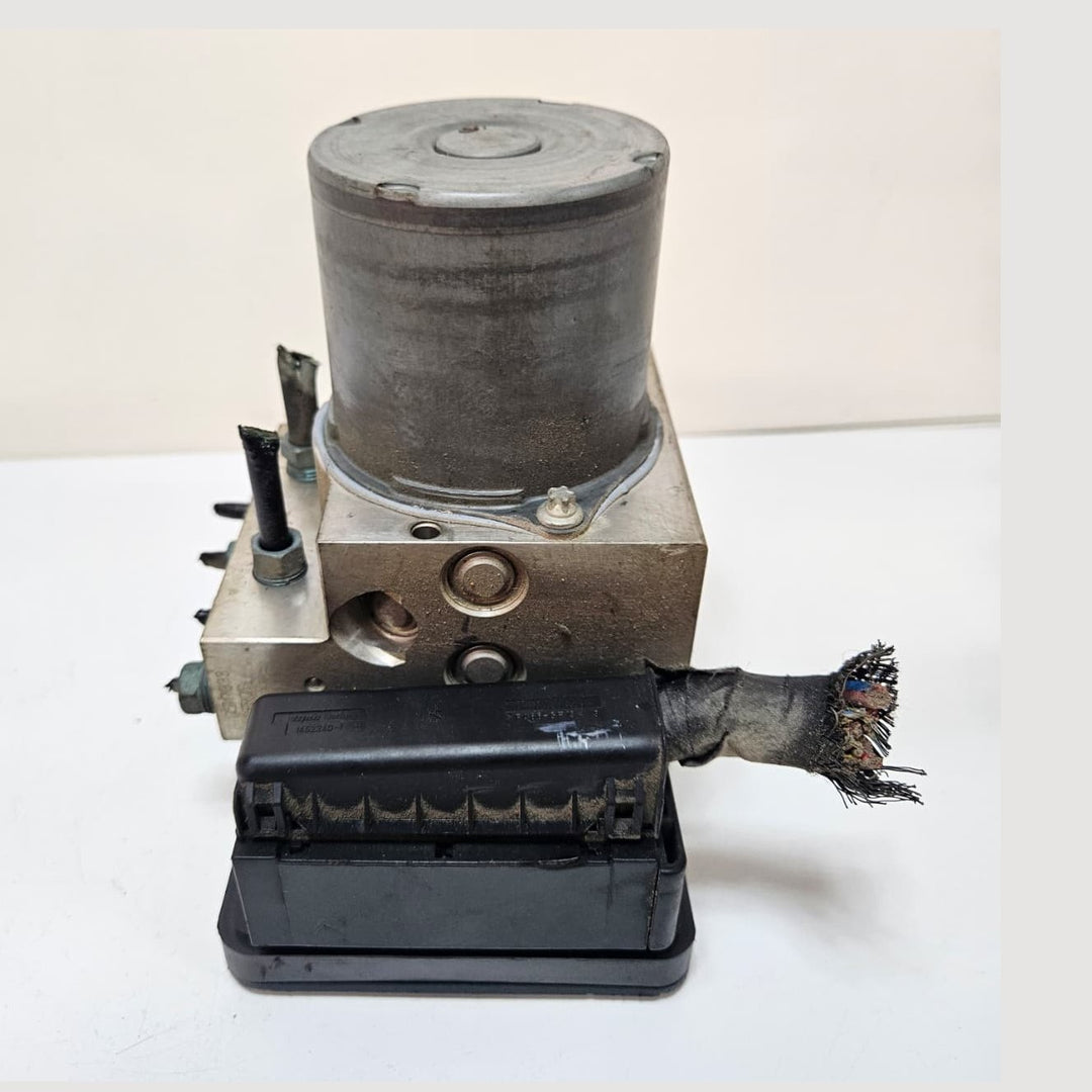 BMW 5 7 Series F11 F01 F02 ABS Pump 6869402 USED
