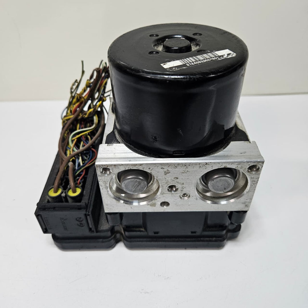 2009-2013 BMW 3 Series E90 E91 E92 E93 328i ABS Brake Pump Module 6789304