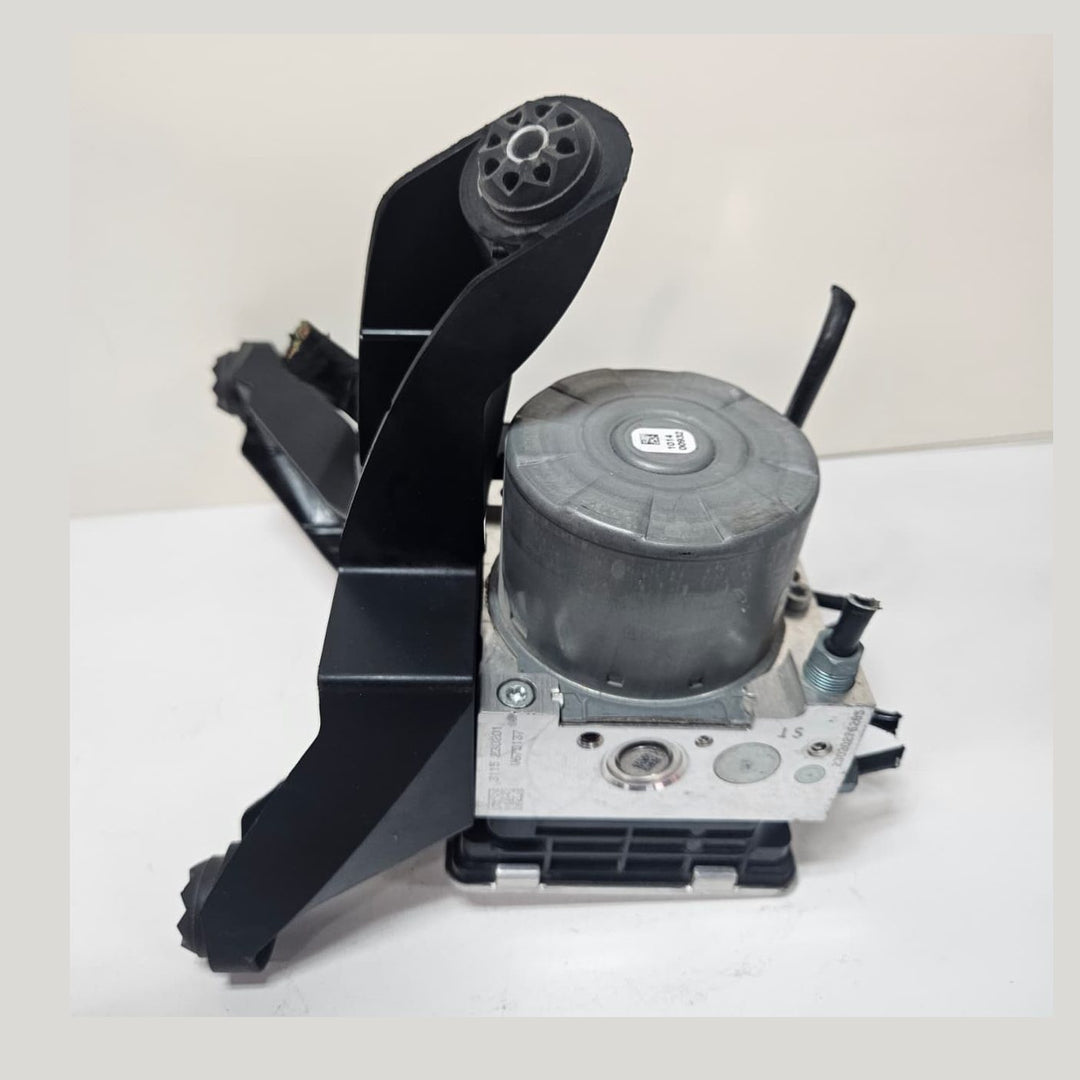2020 BMW M235i xDrive ABS Anti Lock Brake Pump Module Assembly 5A6DC86 USED