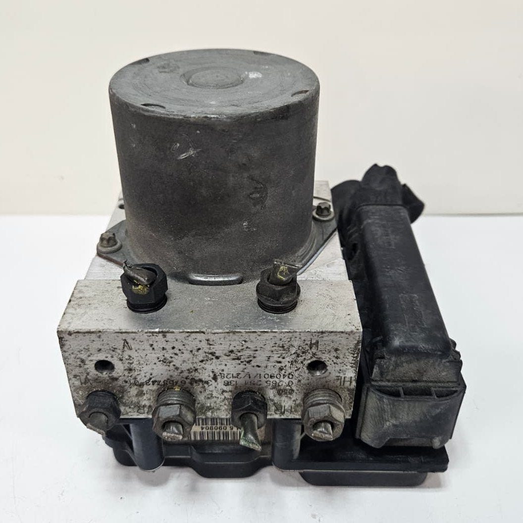 2004-2007 BMW 5 6 Series E60 E61 530i E63 E64 ABS Hydraulic Pump 6769707 USED