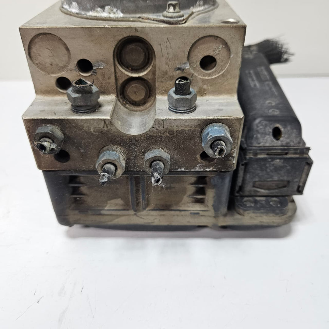 BMW 5 7 Series F01 F02 ABS Anti-Lock Brake Pump Module 6799048 USED