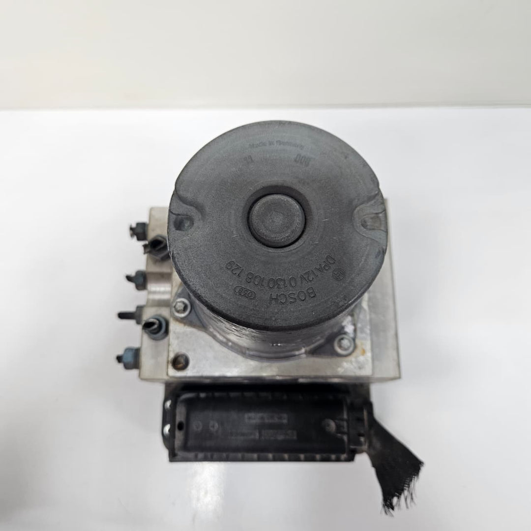 BMW 5 7 Series F01 F02 ABS Anti-Lock Brake Pump Module 6799048 USED