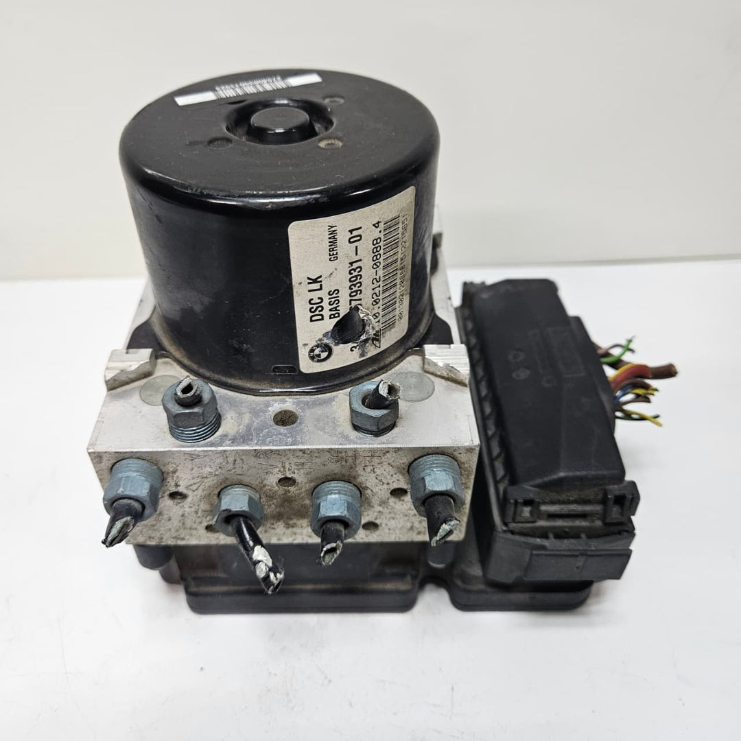 2012-2013 BMW 3 Series F30 320i 328i 335i ABS Pump Control Module 6793936 USED