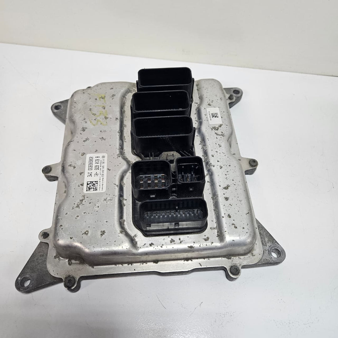 2011-2012 BMW F30 F31 N20 120i Engine Control Unit DME 8610635 OEM