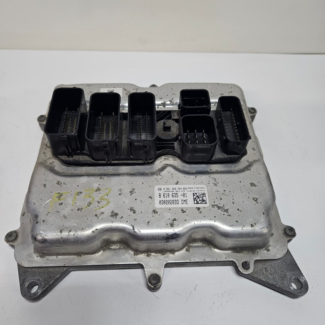 2011-2012 BMW F30 F31 N20 120i Engine Control Unit DME 8610635 OEM