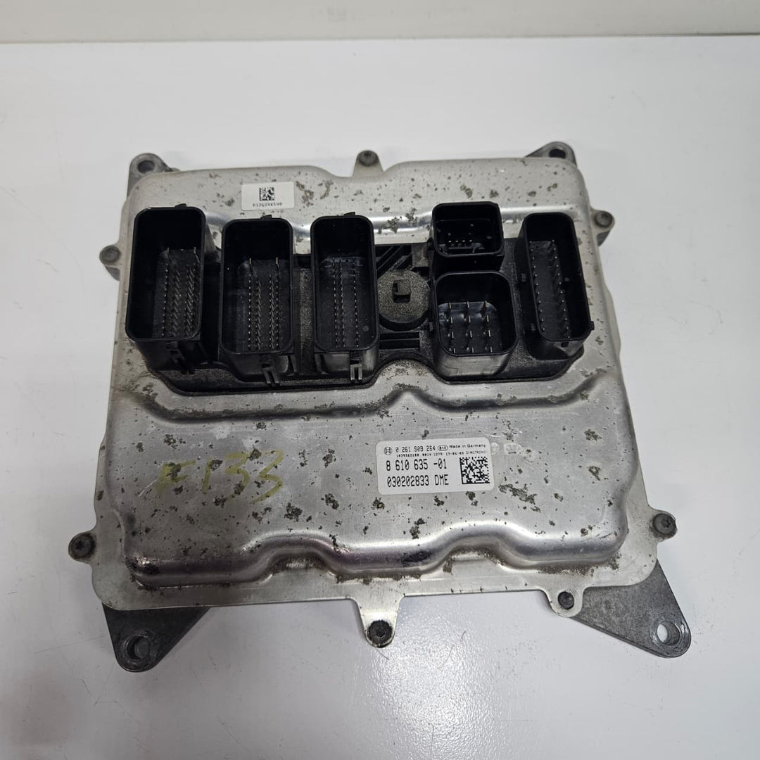 2011-2012 BMW F30 F31 N20 120i Engine Control Unit DME 8610635 OEM