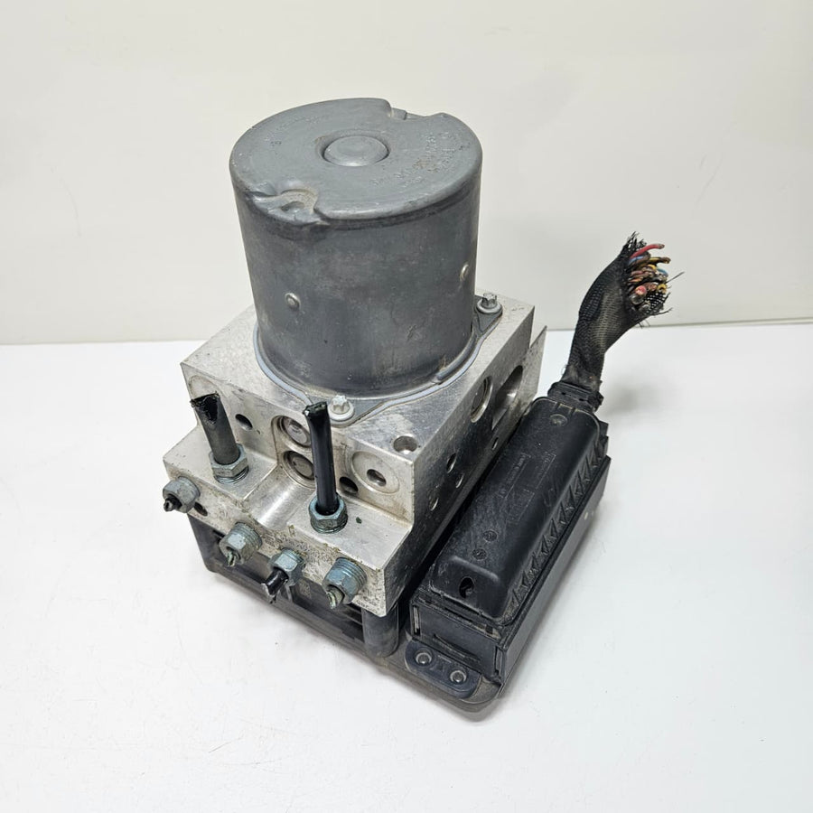 OEM BMW 5 Series F10 F11 ABS Hydraulic Unit Pump 6860154