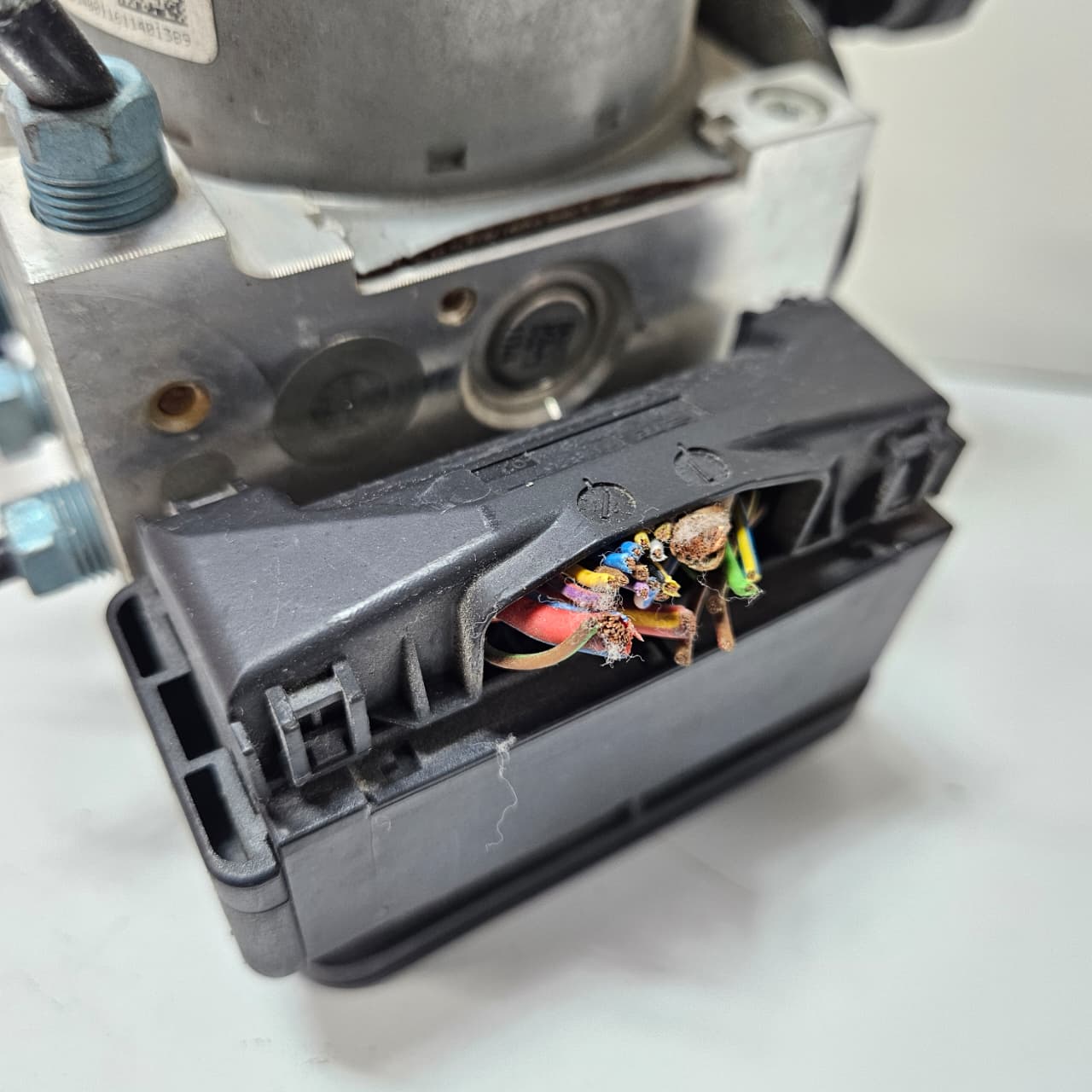 OEM BMW 3 Series F30 F35 F31 ABS DSc Control Unit Module 6881177 USED