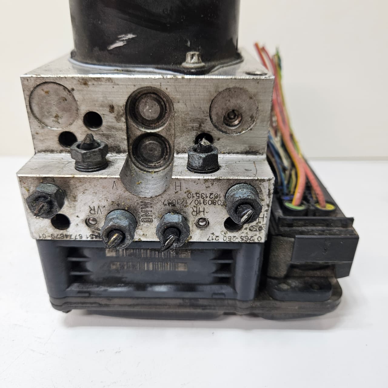 2008-2010 BMW 5 Series E60 535i 520d ABS Pump Control Module 6783360 USED