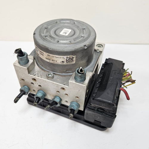 2014-2016 BMW F30 328i,328i ABS Anti-Lock Brake Pump Module 6870912 USED