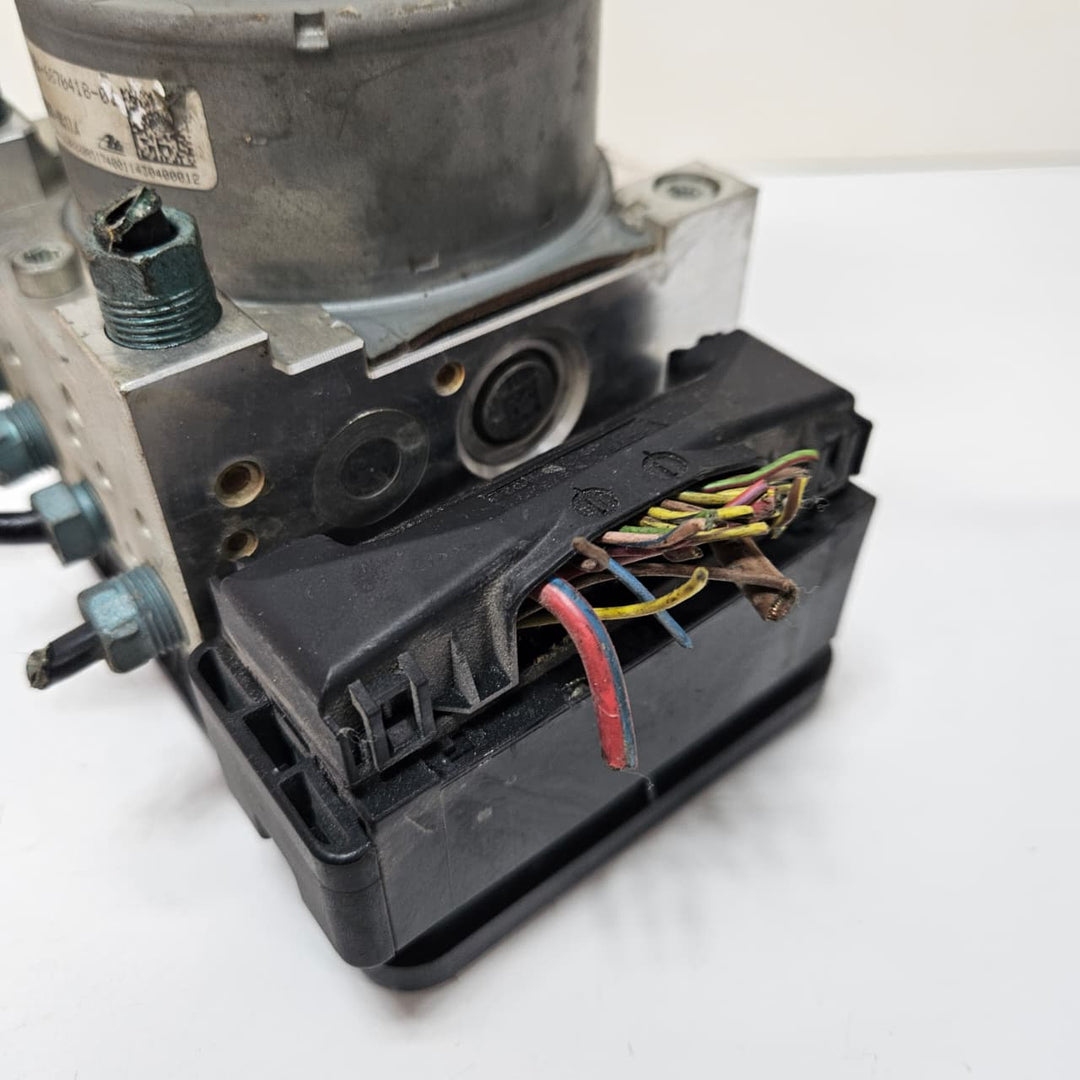 2014-2016 BMW F30 328i,328i ABS Anti-Lock Brake Pump Module 6870912 USED