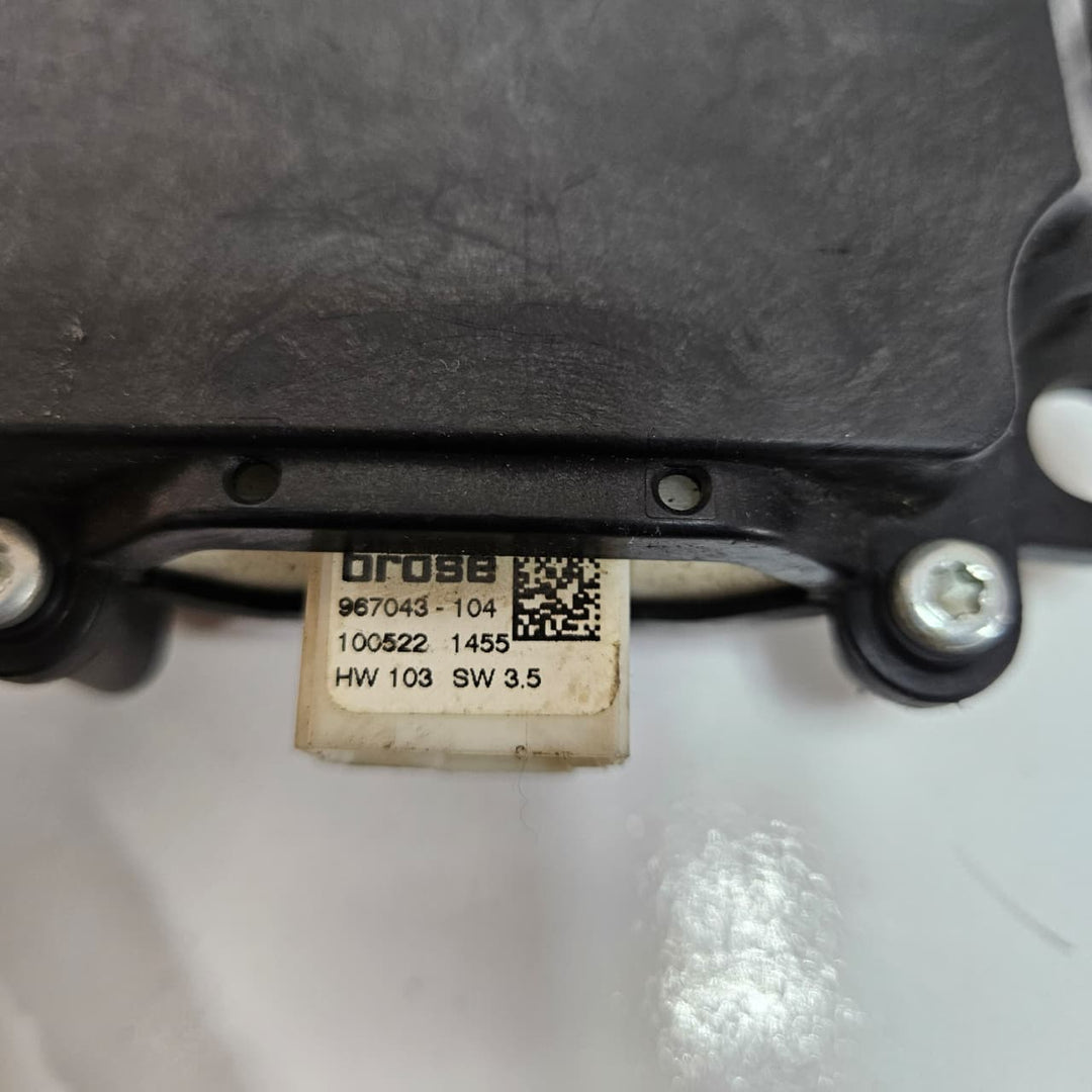 2010-2017 BMW 5 Series GT F07 535i GT Trunk Lid Lock Motor Actuator 7211168 USED