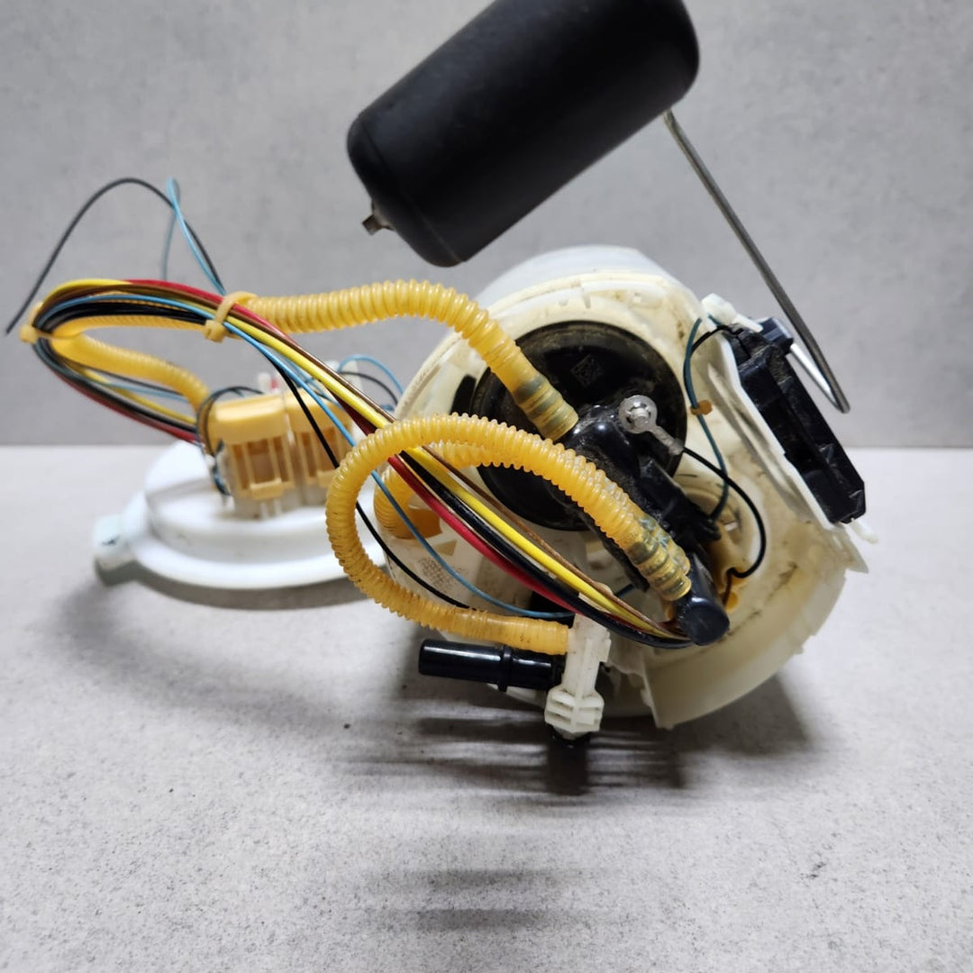 2017-2025 BMW 330i Fuel Pump Assembly 7473444 3 Series G20 G21 G22