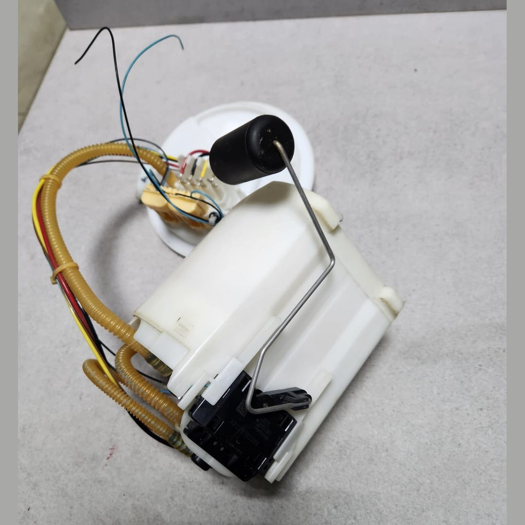 2017-2025 BMW 330i Fuel Pump Assembly 7473444 3 Series G20 G21 G22