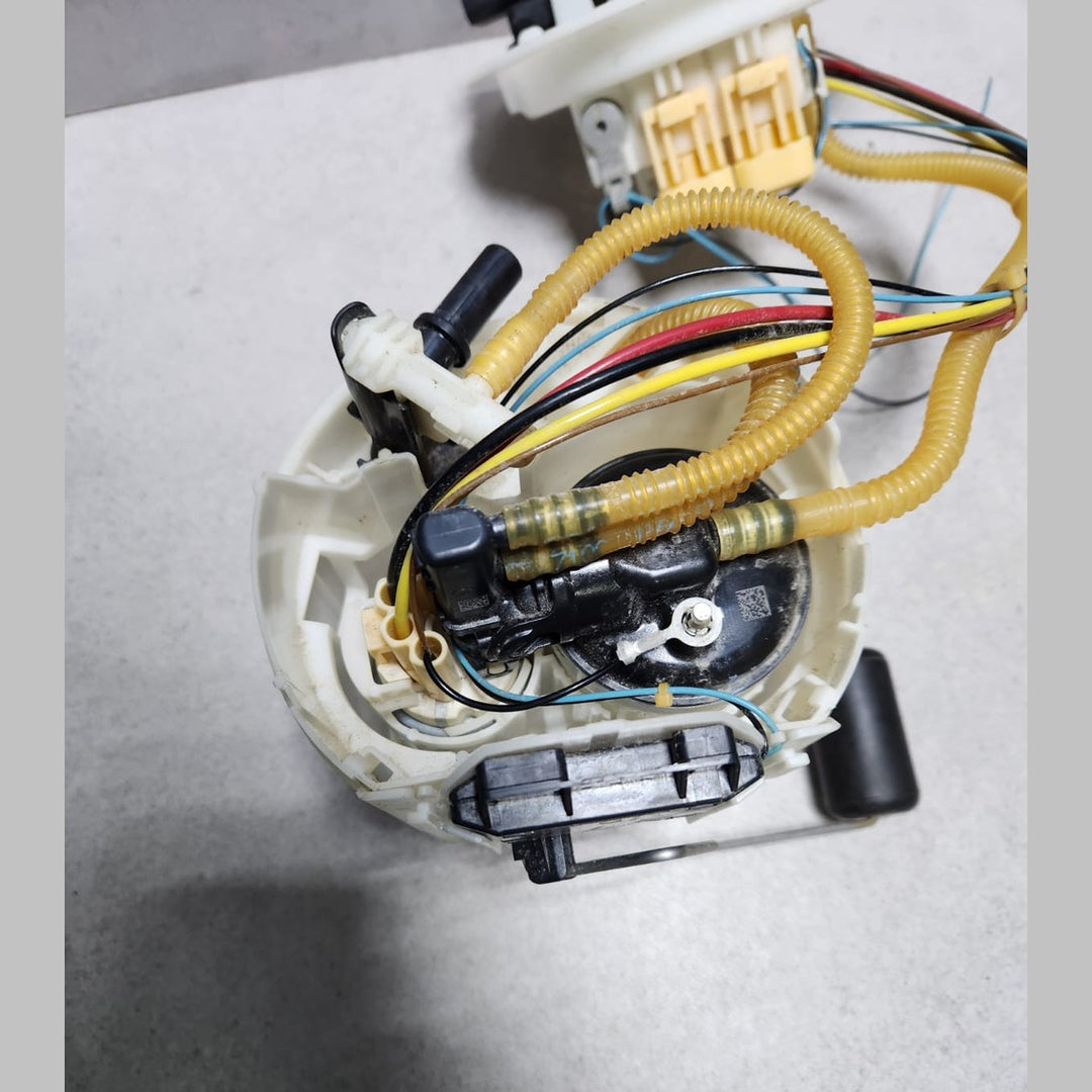 2017-2025 BMW 330i Fuel Pump Assembly 7473444 3 Series G20 G21 G22