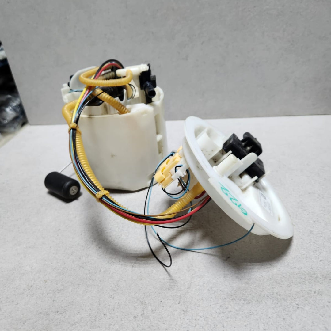 2017-2025 BMW 330i Fuel Pump Assembly 7473444 3 Series G20 G21 G22