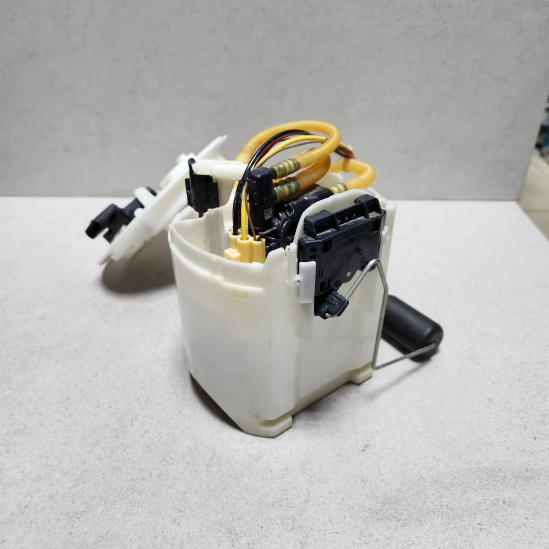 2017-2025 BMW 330i Fuel Pump Assembly 7473444 3 Series G20 G21 G22