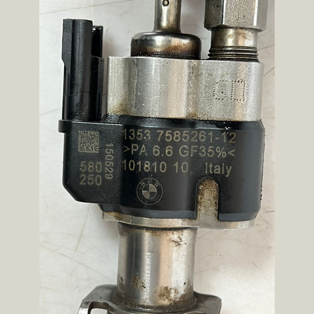 BMW E70 E71 E90 E92 F01 F07 F10 F12 N63 S63 N54 Petrol Fuel Injector Index 12 OEM (7585261-12)