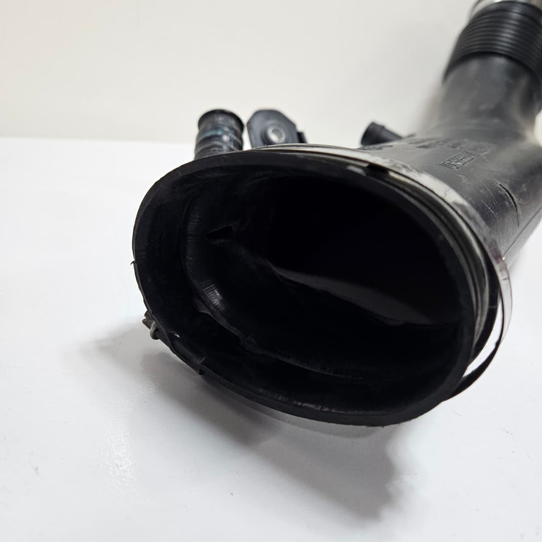2014-2018 BMW 640i 740i X5 X6 X4 xDrive Engine Air Intake Duct 7605585 USED