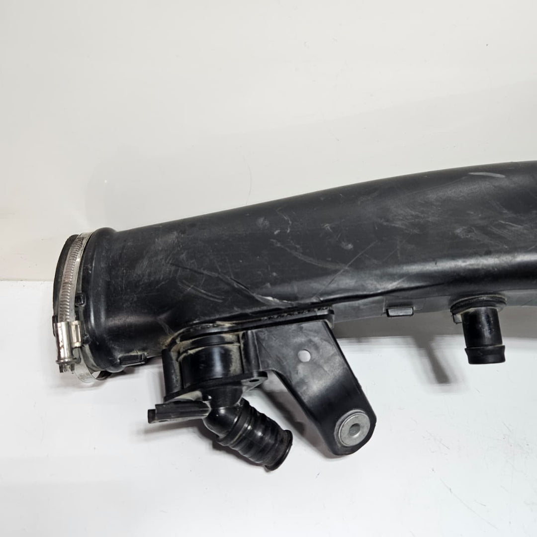 2014-2018 BMW 640i 740i X5 X6 X4 xDrive Engine Air Intake Duct 7605585 USED