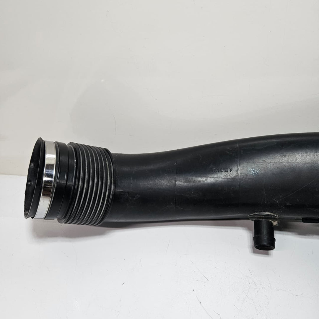 2014-2018 BMW 640i 740i X5 X6 X4 xDrive Engine Air Intake Duct 7605585 USED